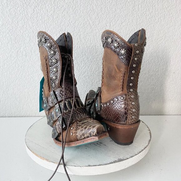 Lane SHOWDOWN Womens Cowboy Boots 7.5 Brown Short Western Cowgirl Lace-up Bootie - Picture 1 of 11